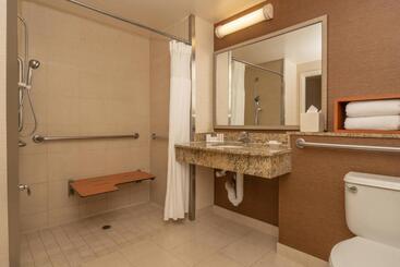 هتل Fairfield Inn Sacramento Cal Expo