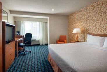 هتل Fairfield Inn Sacramento Cal Expo