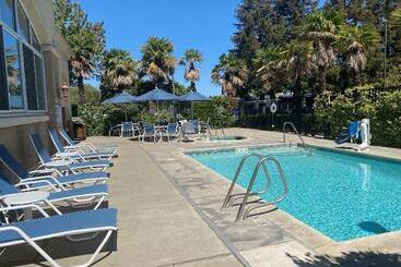 هتل Fairfield Inn Sacramento Cal Expo