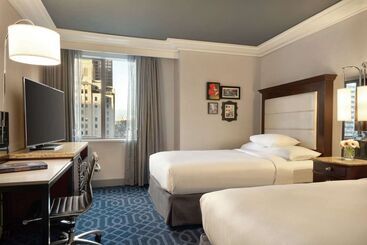 هتل Hilton Checkers Los Angeles