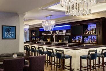 هتل Hilton Checkers Los Angeles