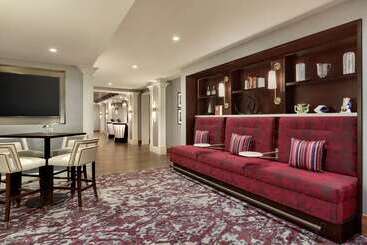 هتل Hilton Checkers Los Angeles