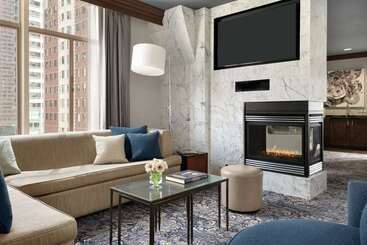 هتل Hilton Checkers Los Angeles