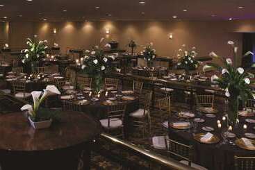 هتل Hilton College Station & Conference Center