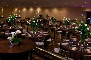 هتل Hilton College Station & Conference Center