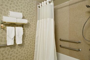 هتل Hilton College Station & Conference Center