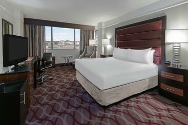 هتل Hilton College Station & Conference Center