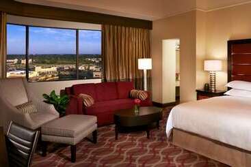 هتل Hilton College Station & Conference Center
