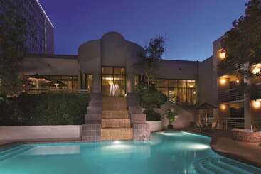 هتل Hilton College Station & Conference Center