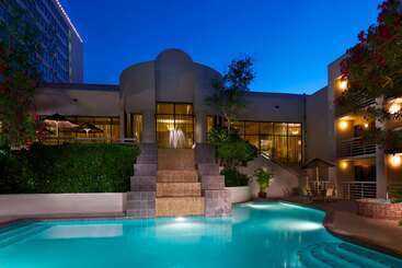 هتل Hilton College Station & Conference Center