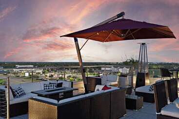 هتل Hilton College Station & Conference Center