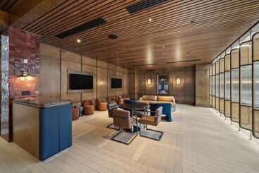 هتل Hilton College Station & Conference Center