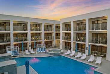 هتل Hilton College Station & Conference Center