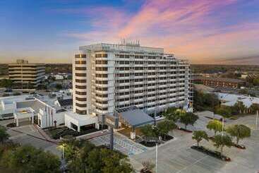هتل Hilton College Station & Conference Center