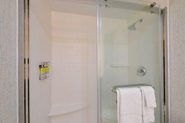 هتل Holiday Inn Express & Suites   Shreveport   Downtown, An Ihg