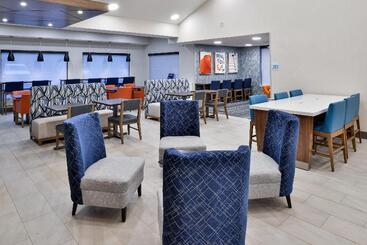 هتل Holiday Inn Express Winston Salem Medical Ctr Area