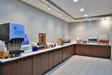 هتل Holiday Inn Express Winston Salem Medical Ctr Area