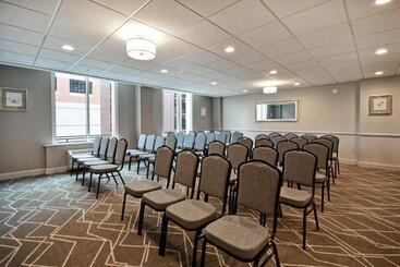 هتل Holiday Inn Lancaster, An Ihg