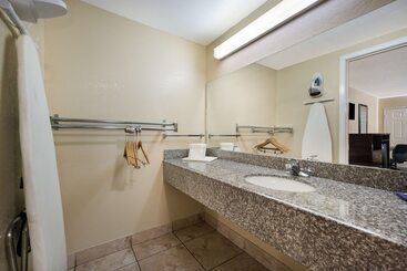 هتل Knights Inn College Station