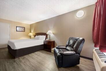 هتل Knights Inn College Station