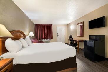 هتل Knights Inn College Station