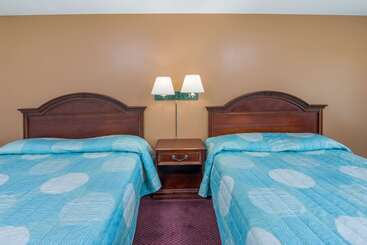 هتل Knights Inn Kirksville