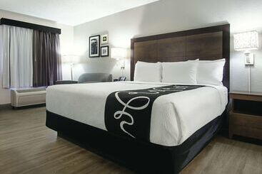 هتل La Quinta Inn By Wyndham West Palm Beach  Florida Turnpike