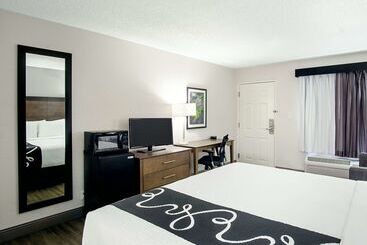 هتل La Quinta Inn By Wyndham West Palm Beach  Florida Turnpike
