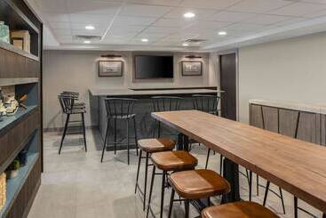هتل Holiday Inn Express South Burlington Downtown, An Ihg