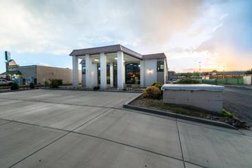 هتل Little Suites Provo Extended Stay
