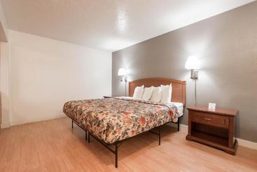 هتل Little Suites Provo Extended Stay