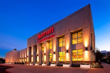 هتل Los Angeles Marriott Burbank Airport