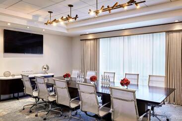 هتل Los Angeles Marriott Burbank Airport
