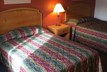 هتل Luxury Inn & Suites