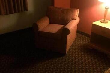 هتل Luxury Inn & Suites