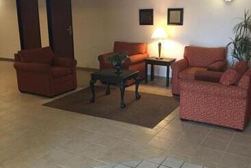 هتل Luxury Inn & Suites