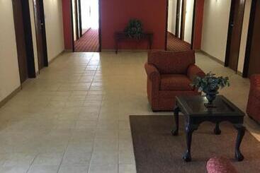 هتل Luxury Inn & Suites