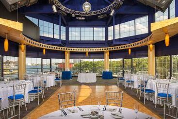 Pier 5 Hotel Baltimore
