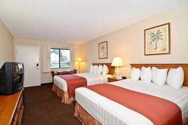 هتل Pleasant Inn