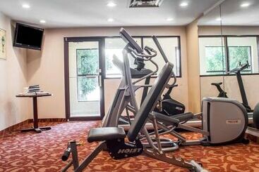 هتل Quality Inn Airport