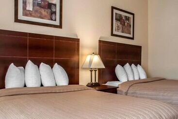 هتل Quality Inn Airport
