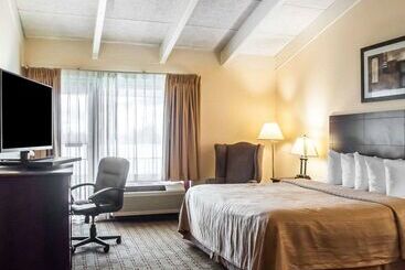 هتل Quality Inn Airport