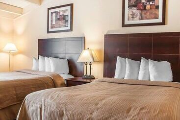 هتل Quality Inn Airport