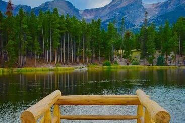 هتل Quality Inn Near Rocky Mountain National Park