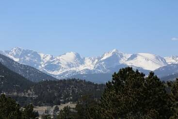 هتل Quality Inn Near Rocky Mountain National Park