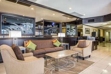 هتل Quality Inn O'Hare Airport