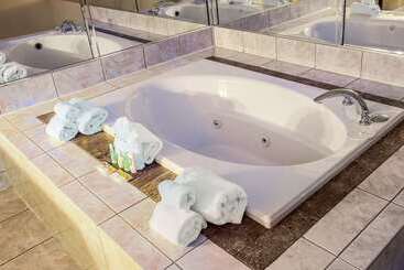 هتل Quality Inn O'Hare Airport