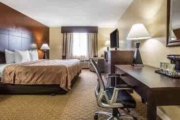 هتل Quality Inn O'Hare Airport