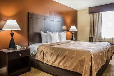 هتل Quality Inn O'Hare Airport
