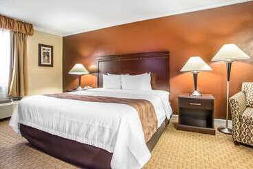 هتل Quality Inn O'Hare Airport